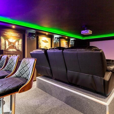 Housecube, Bar , Prywatne Kino, Bilard , Luxus Villa วรอตซวาฟ ภายนอก รูปภาพ