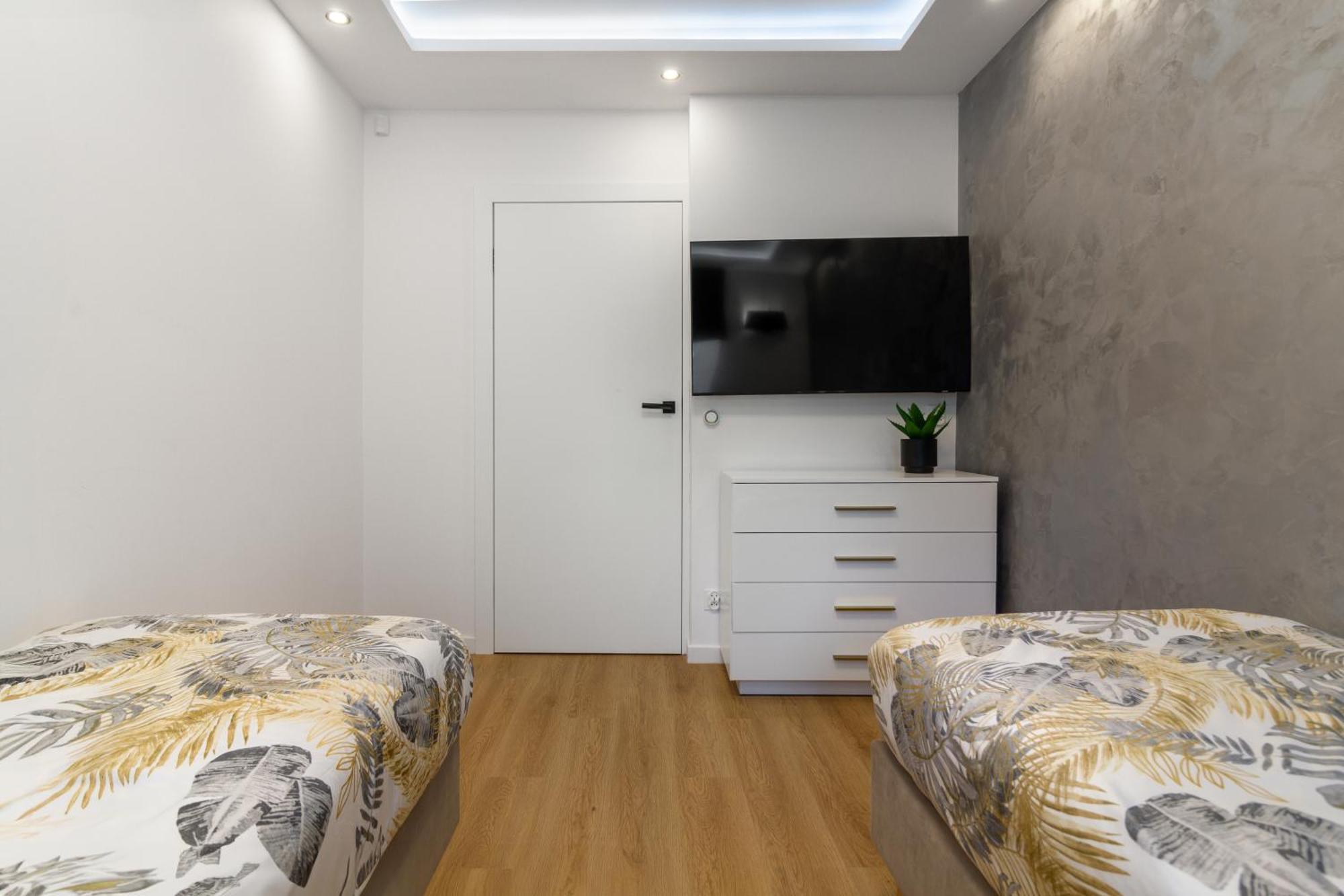 Housecube, Bar , Prywatne Kino, Bilard , Luxus Villa วรอตซวาฟ ภายนอก รูปภาพ
