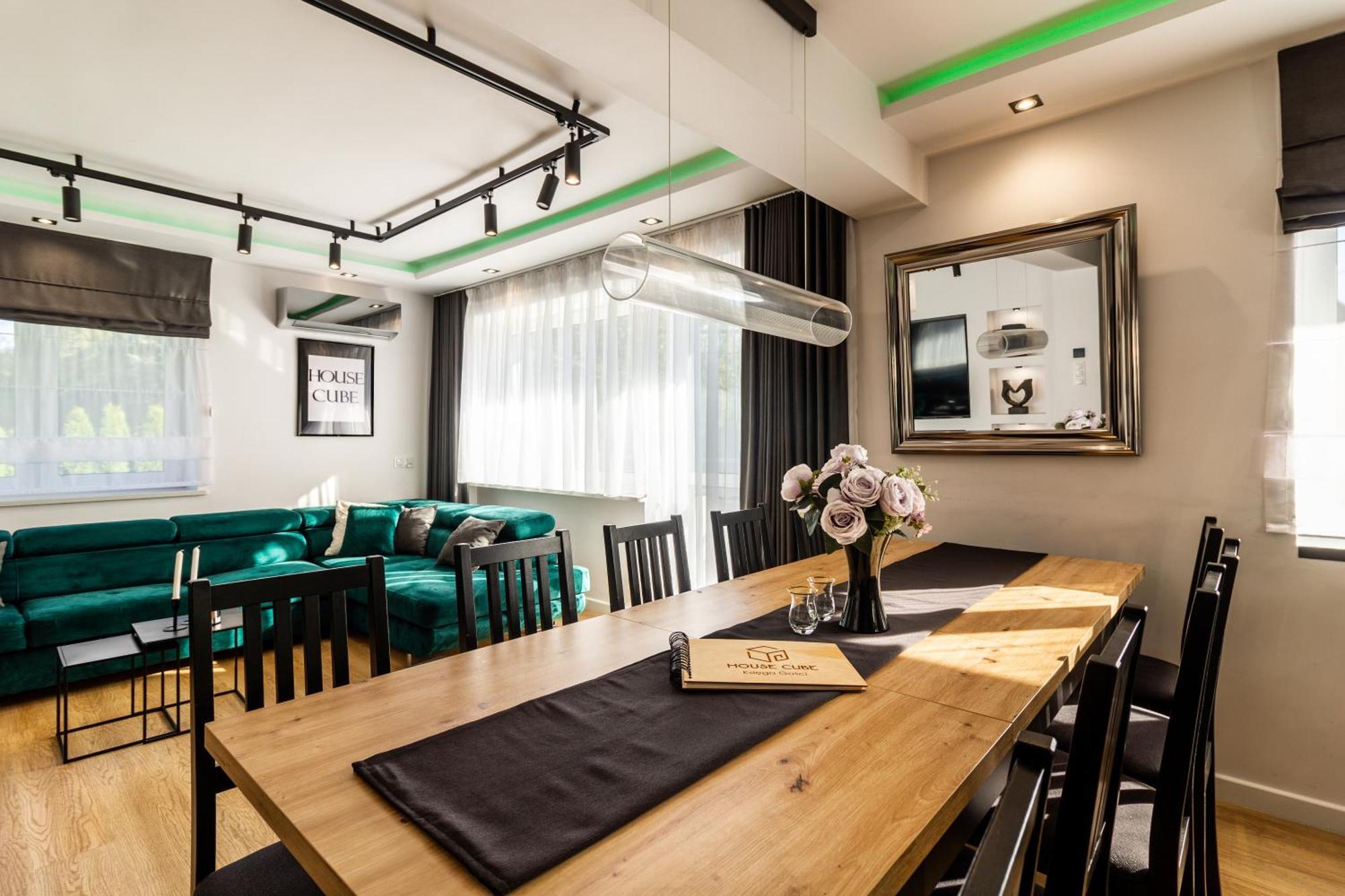 Housecube, Bar , Prywatne Kino, Bilard , Luxus Villa วรอตซวาฟ ภายนอก รูปภาพ