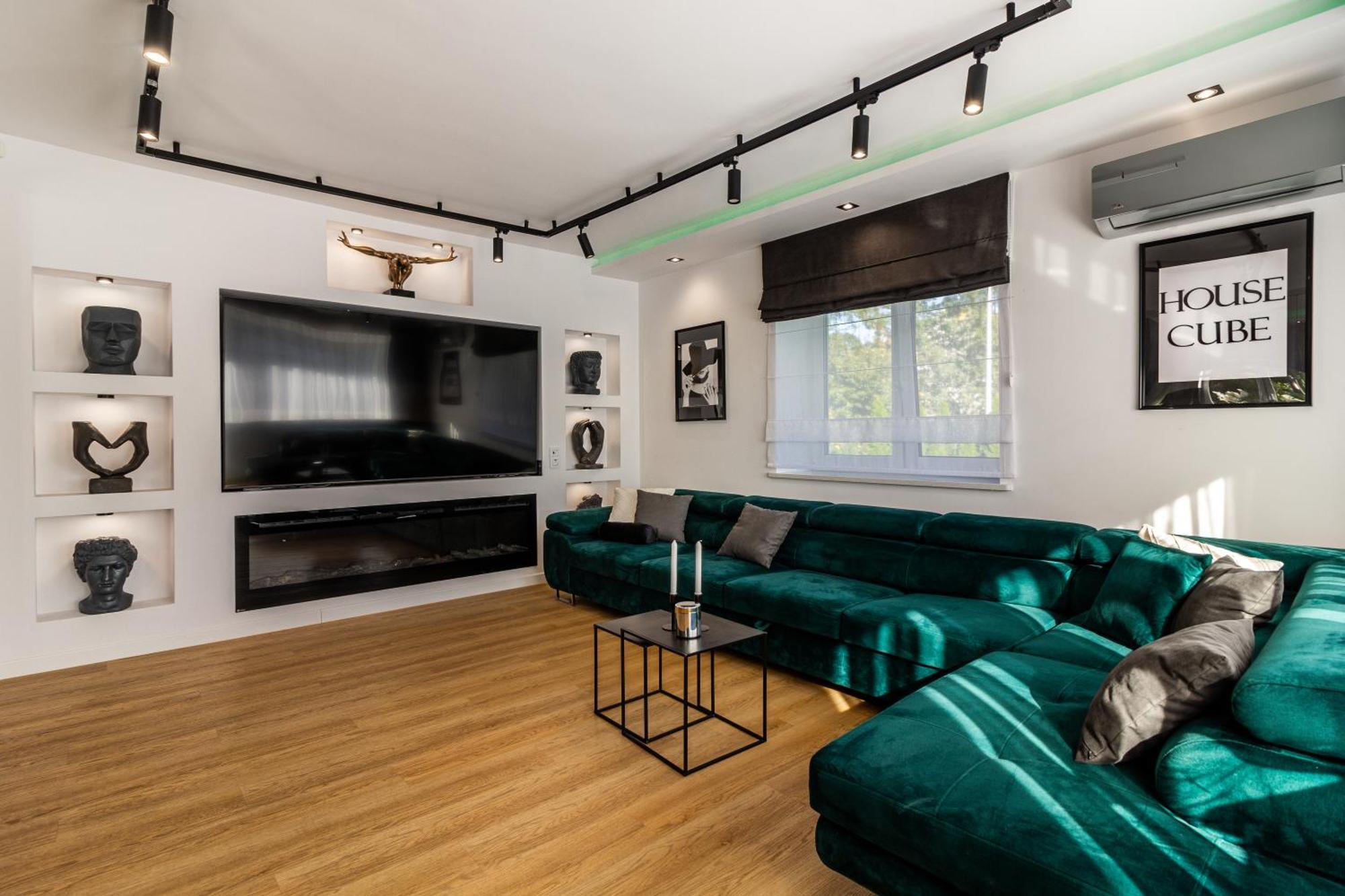 Housecube, Bar , Prywatne Kino, Bilard , Luxus Villa วรอตซวาฟ ภายนอก รูปภาพ