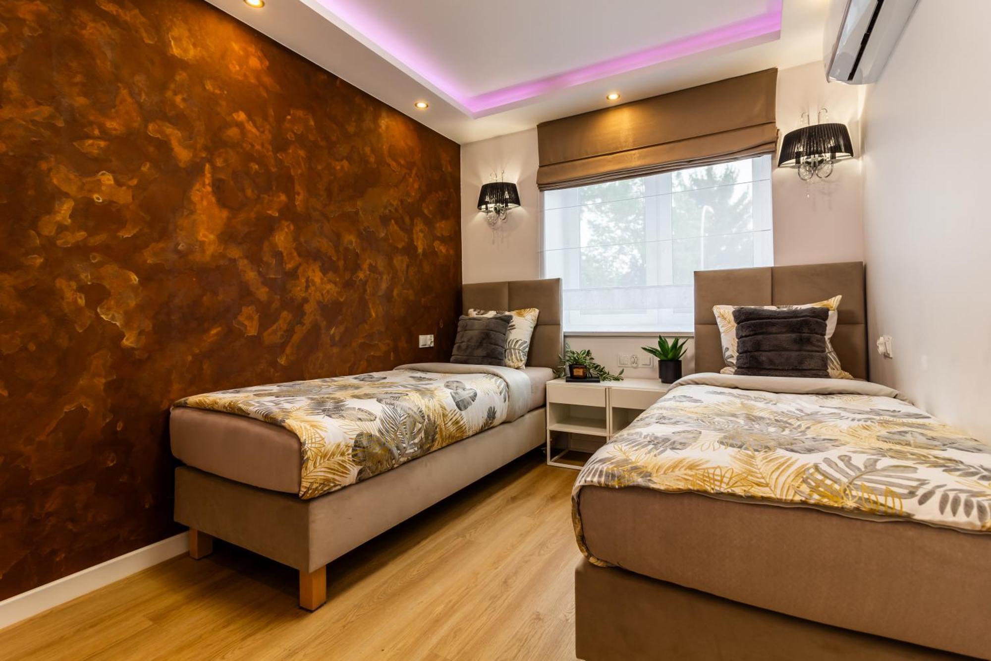 Housecube, Bar , Prywatne Kino, Bilard , Luxus Villa วรอตซวาฟ ภายนอก รูปภาพ