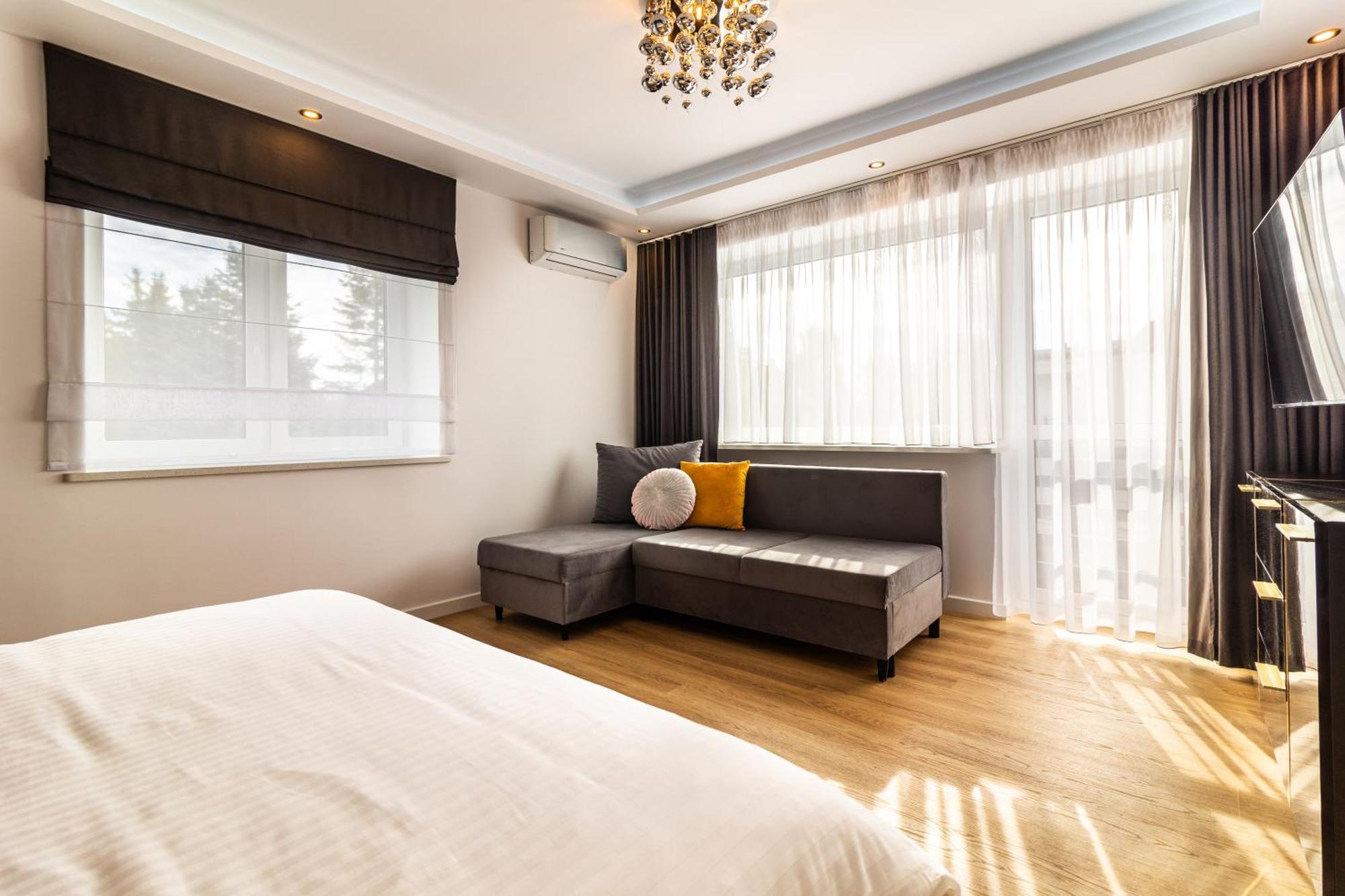 Housecube, Bar , Prywatne Kino, Bilard , Luxus Villa วรอตซวาฟ ภายนอก รูปภาพ